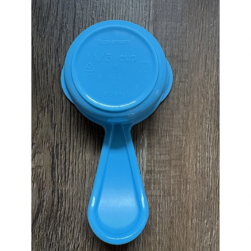 Tupperware‎ Measuring Cups Blue Curved Handles Embossed Set Of 5 Hard To Find